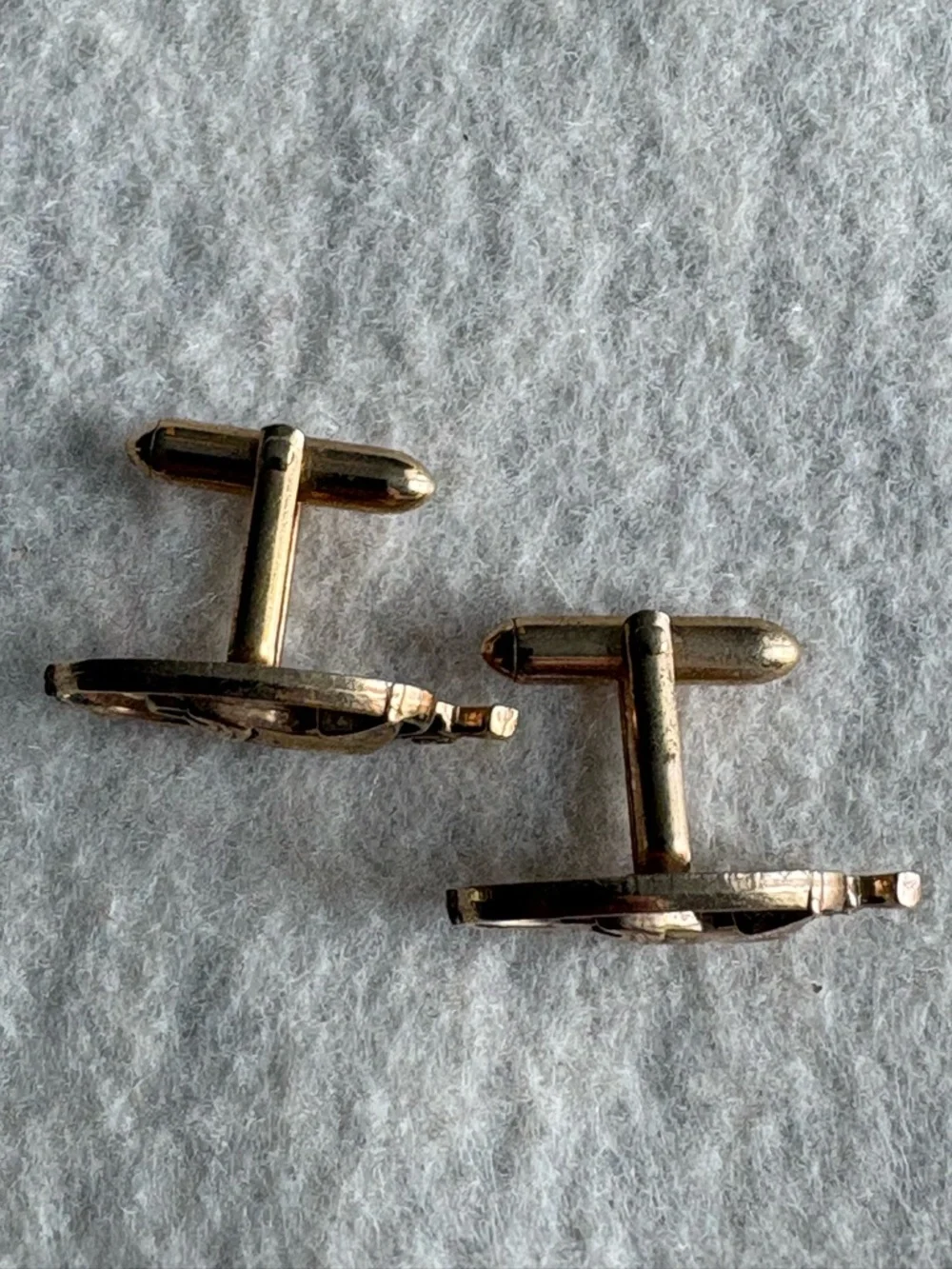 Vintage SWANK Gold Tone Men’s Oval Cufflinks Fish Rod and Reel Gorpcore Nature
